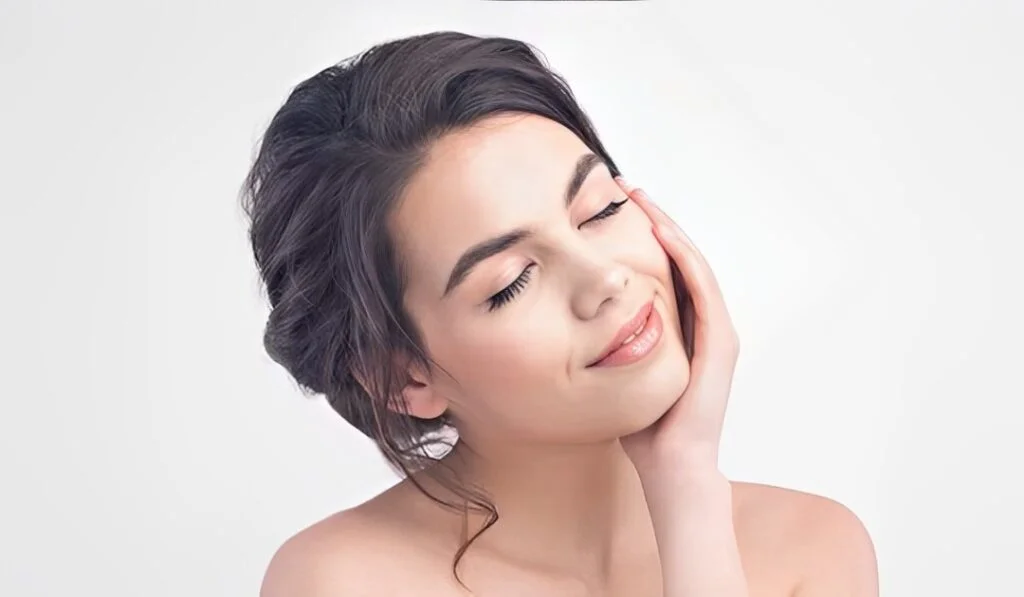 skin-whitening-home-remedies-to-help-flaunt-clear-glowing-skin_mobilehime-1-1024x597